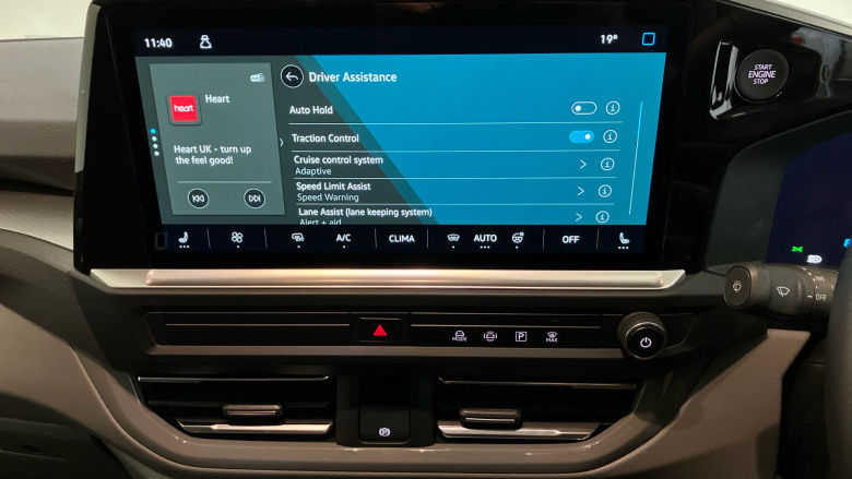 Volkswagen Transporter T32 Swb Electric 160kW 65kWh Commerce Pro Van Auto